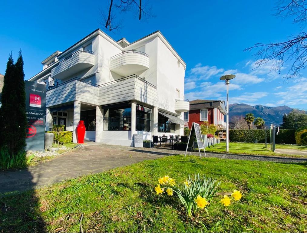 Logis Hotel Le Miramont Argelès-Gazost Zewnętrze zdjęcie